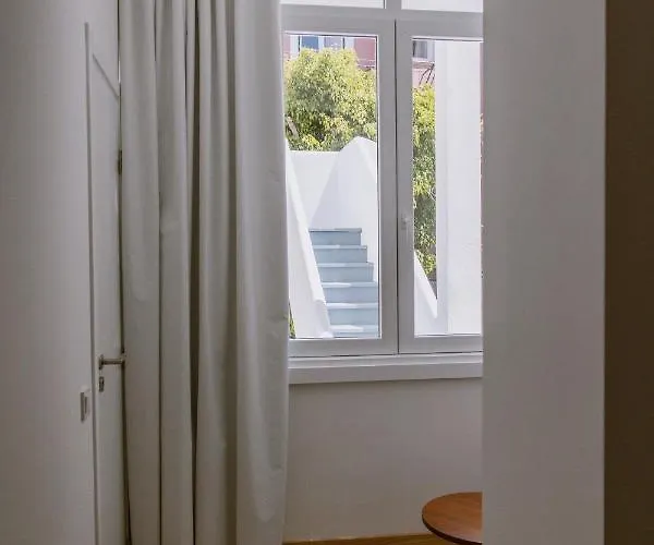 The Lx Hill * ליסבון