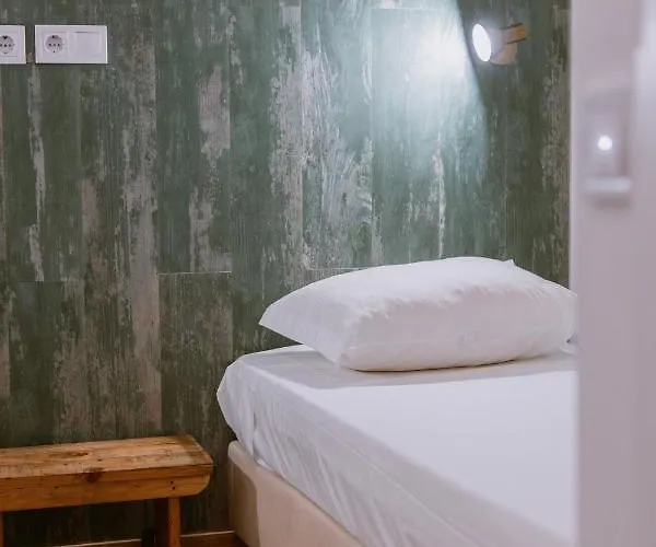 The Lx Hill אכסניה *