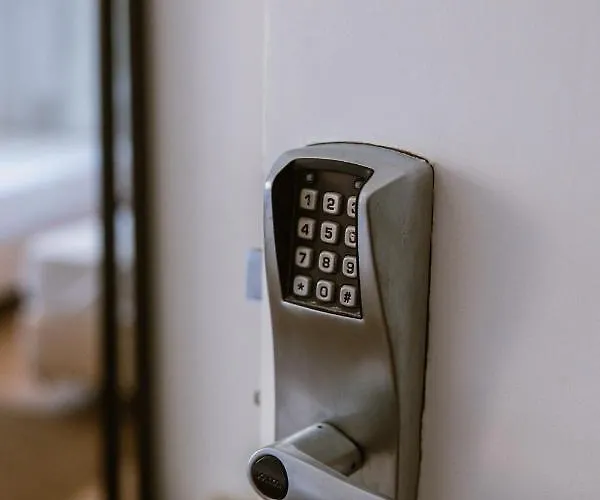 The Lx Hill * ליסבון