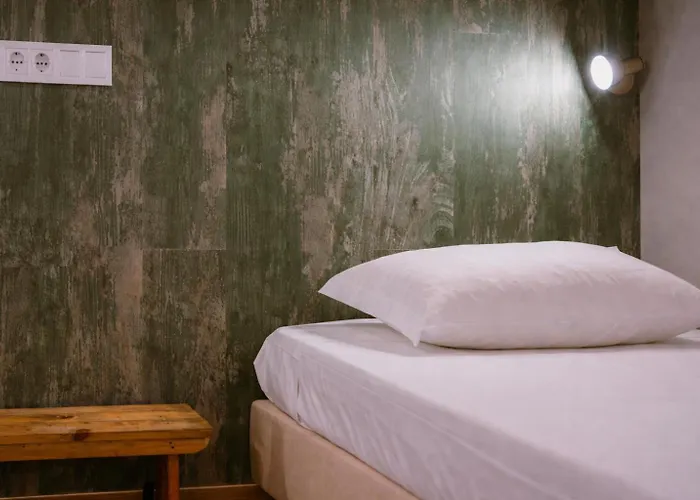 The Lx Hill אכסניה *