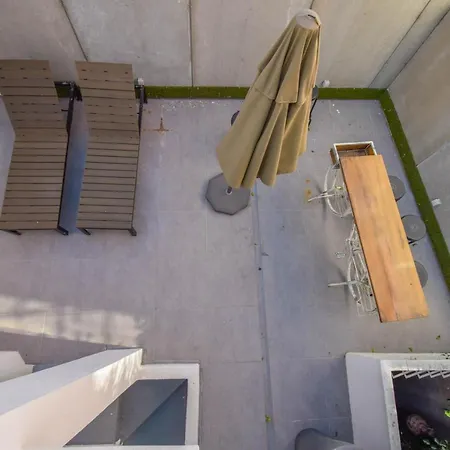 The Lx Hill Hostel *